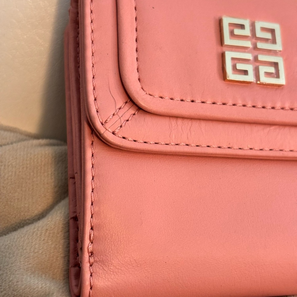 GIVENCHY 4G RARE Pink Lambskin Leather Trifold Compact Wallet NEW - Picture 2 of 11